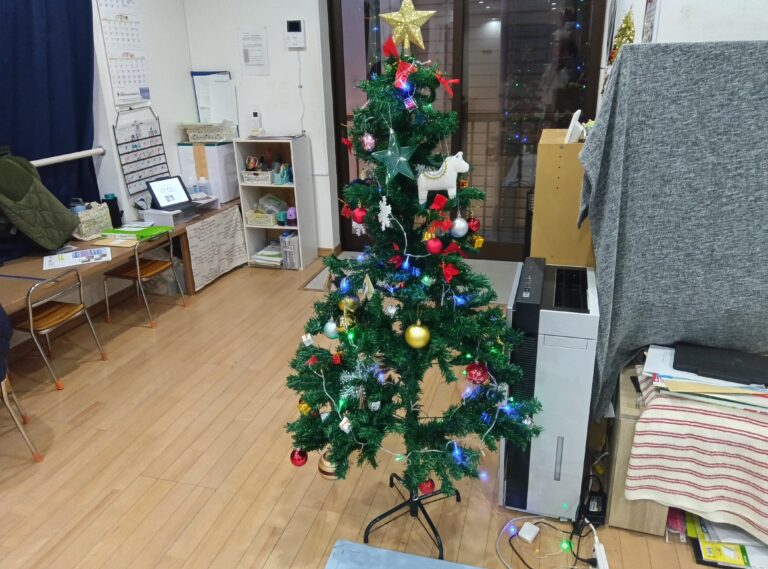 クリスマスツリーを出したよ！！