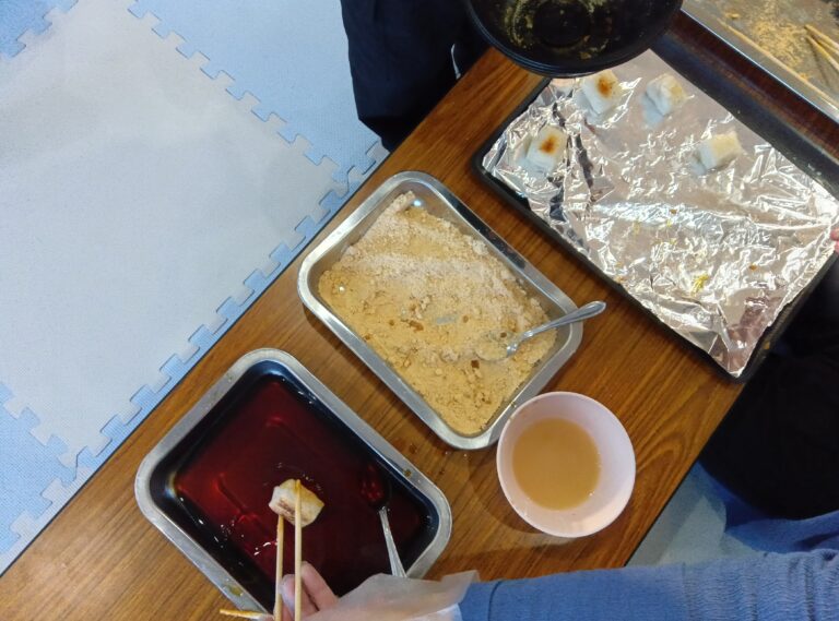 おもちを食べました!!